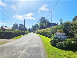 L\'entr�e de la commune par la D38<br>Saint-Lucien